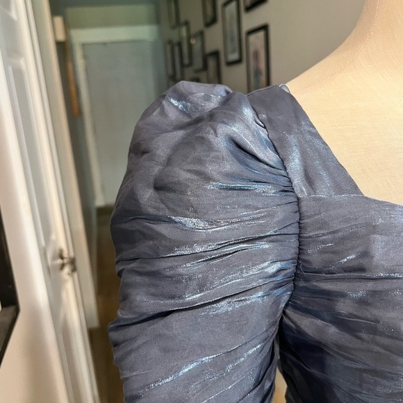 HOUSE OF BLOOM cropped ruched top with puffy sleeves in dusty blue with shimmer - Picture 4 of 15